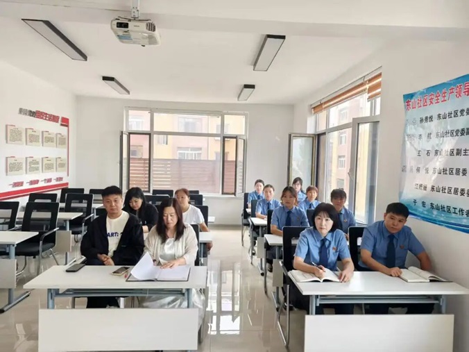 3七一主题活动丨光影铸魂忆初心 党课领航践实干 - 副本.jpg