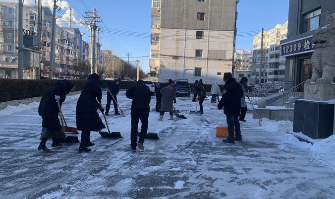 【太平检察】雪落无声，检徽有爱！太平区检察院以雪为令，破冰前行